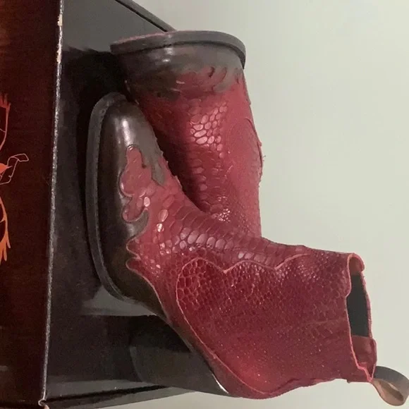 Freebird Red Textured Ankle Boots - Picture 5 of 8